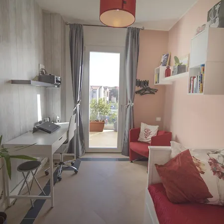 Apartment With Terrace For 4 People