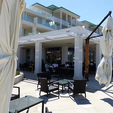 With Terrace For 4 People *