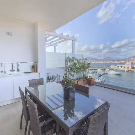 Apartment With Terrace For 4 People *