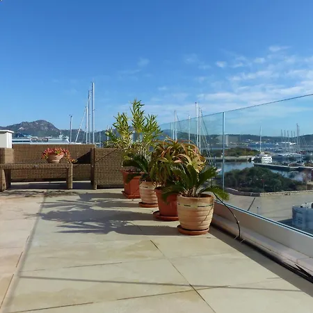 Apartment With Terrace For 4 People
